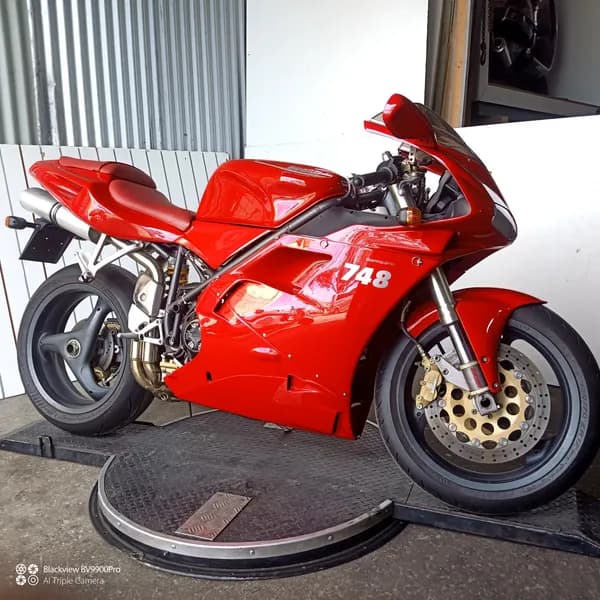 1995 Ducati 748